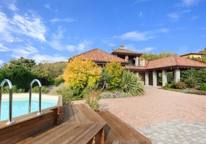 Villa Il Grotto - Three Bedroom Villa, Sleeps 8