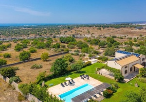 Villa Palazzola: Large Private Pool, Sea Views, A/C, WiFi