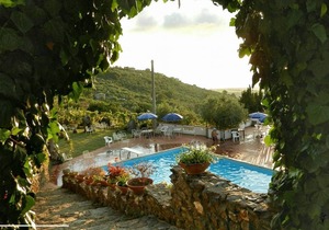 VOYAGE FARMHOUSE, RELAX OASIS, SWIMMING POOL, FAMILY HOLIDAY, CALABRESE KITCHEN
