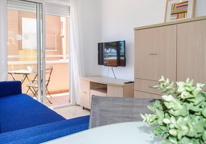 Welcome to this lovely vacation apartment, just a few steps from the beach.