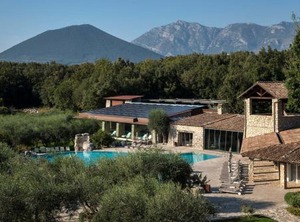 Aquapetra Resort | Telese