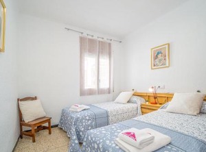Comfort Apartament Poeta Marquina | Roses Town Center