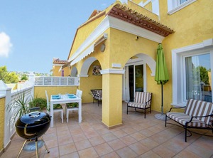 Villa Moderna Plusholidays | Empedrola