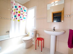 Villa Moderna Plusholidays | Empedrola