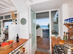 Holiday Stromboli Persons Bedrooms | San Vincenzo