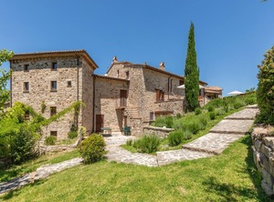Accommodation Todi Pg | Izzalini