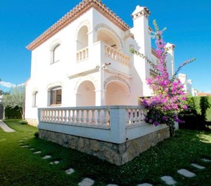 Arenda Pino Alto Holiday Masia 