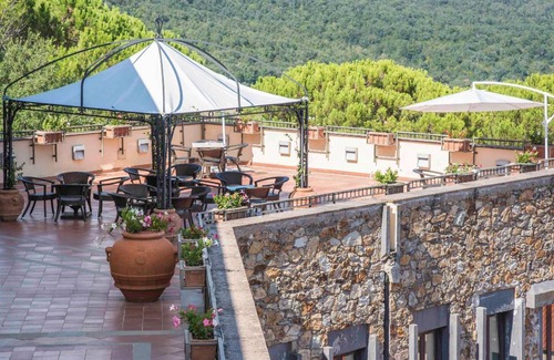 Bagni di Petriolo Hotel | 100 m² Hotel ∙ 127 guests