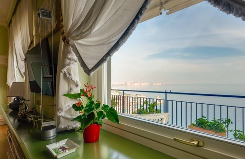 Posillipo Apartment | 110 m² Apartment ∙ 2 bedrooms ∙ 6 guests