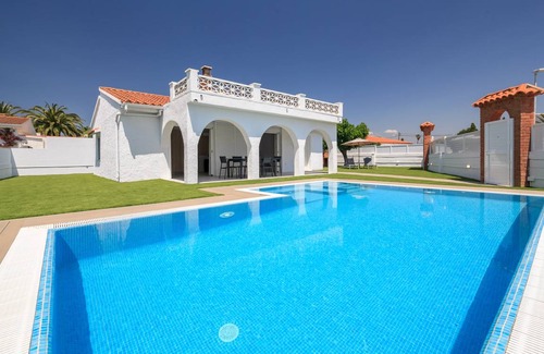 Miami Platja Villa | 110 m² Villa ∙ 4 bedrooms ∙ 8 guests