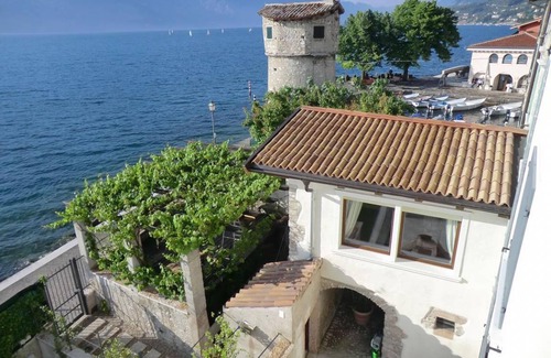 Cassone House | 120 m² House ∙ 2 bedrooms ∙ 4 guests