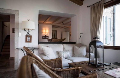Cassone House | 120 m² House ∙ 2 bedrooms ∙ 4 guests