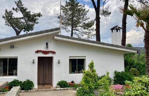 Navaluenga House | 120 m² House ∙ 3 bedrooms ∙ 14 guests
