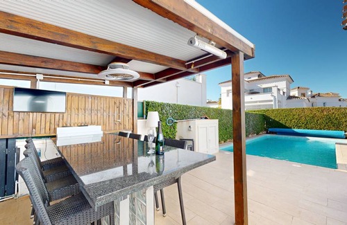 Roldan Villa | 120 m² Villa ∙ 4 bedrooms ∙ 8 guests