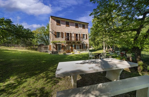 Caprino Veronese Apartment | 130 m² Apartment ∙ 2 bedrooms ∙ 6 guests