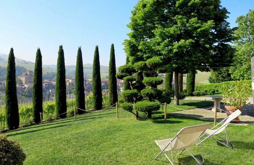 Barolo Other | 140 m² Accommodation ∙ 2 bedrooms ∙ 4 guests