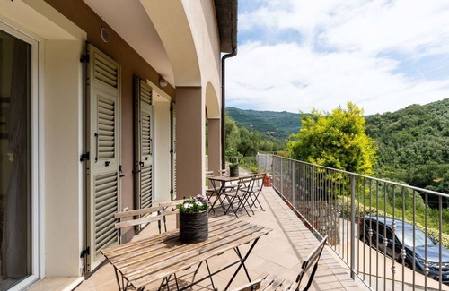 Pontedassio Apartment | 140 m² Apartment ∙ 3 bedrooms ∙ 6 guests