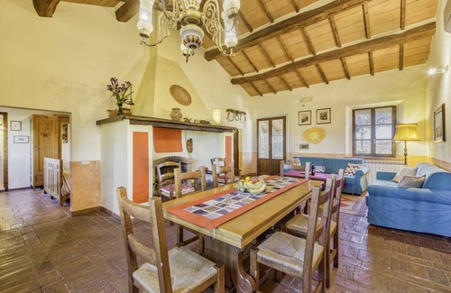 Castiglione del Lago Apartment | 140 m² Apartment ∙ 5 bedrooms ∙ 9 guests