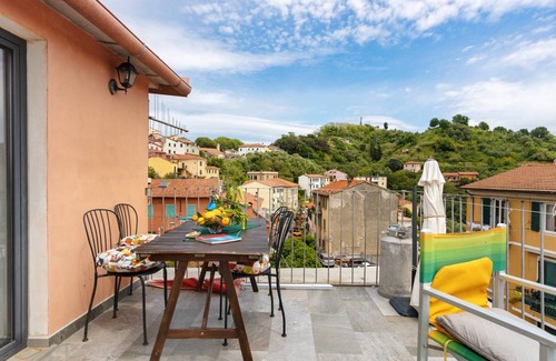 Pitelli Apartment | 150 m² Apartment ∙ 4 bedrooms ∙ 6 guests