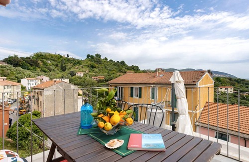 Pitelli Apartment | 150 m² Apartment ∙ 4 bedrooms ∙ 6 guests