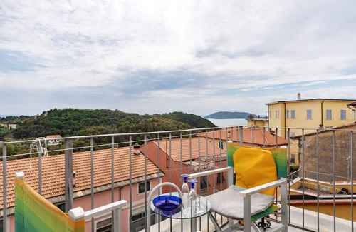 Pitelli Apartment | 150 m² Apartment ∙ 4 bedrooms ∙ 6 guests