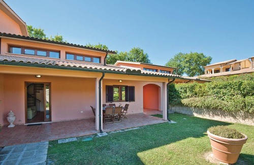 Sorano House | 150 m² House ∙ 3 bedrooms ∙ 8 guests
