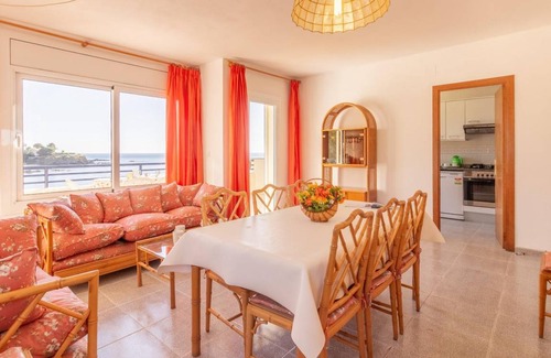Llanca House | 150 m² House ∙ 4 bedrooms ∙ 10 guests
