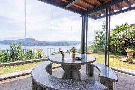 Arona Villa | 150 m² Villa ∙ 3 bedrooms ∙ 14 guests