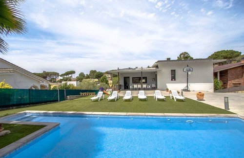 Sils Villa | 160 m² Villa ∙ 4 bedrooms ∙ 8 guests