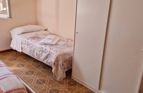 Reggio nell'Emilia Bed & Breakfast | 18 m² Bed and breakfast ∙ 3 guests