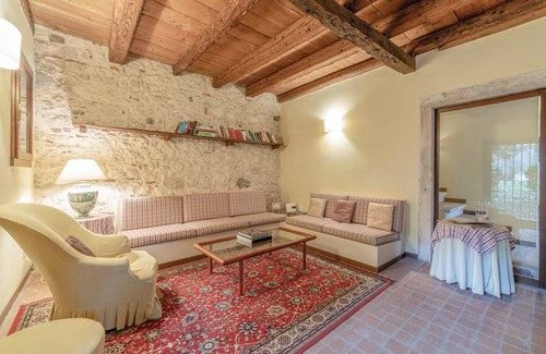 Castelgomberto Apartment | 2 bedroom accommodation in Castelgomberto -VI-