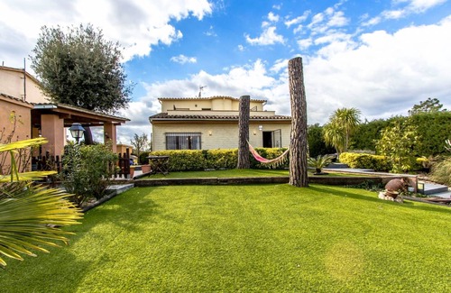Santa Coloma de Farners Villa | 200 m² Villa ∙ 5 bedrooms ∙ 10 guests
