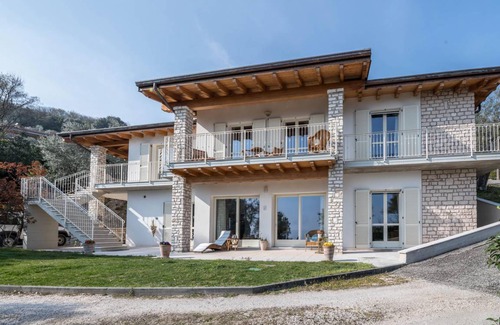 Toscolano Maderno Apartment | 200 m² Apartment ∙ 2 bedrooms ∙ 5 guests