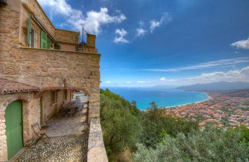 Borgio Verezzi Apartment | 200 m² Apartment ∙ 5 bedrooms ∙ 9 guests