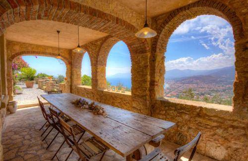 Borgio Verezzi Apartment | 200 m² Apartment ∙ 5 bedrooms ∙ 9 guests