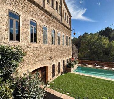 Torrelavit House | 200 m² House ∙ 4 bedrooms ∙ 15 guests