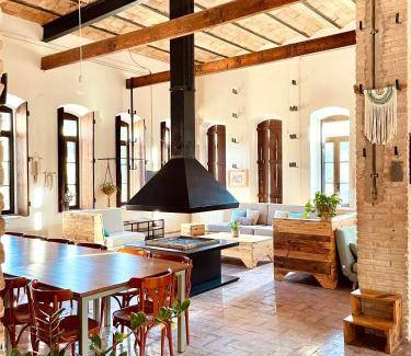 Torrelavit House | 200 m² House ∙ 4 bedrooms ∙ 15 guests