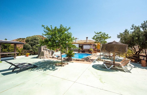 Almogia House | 200 m² House ∙ 5 bedrooms ∙ 20 guests