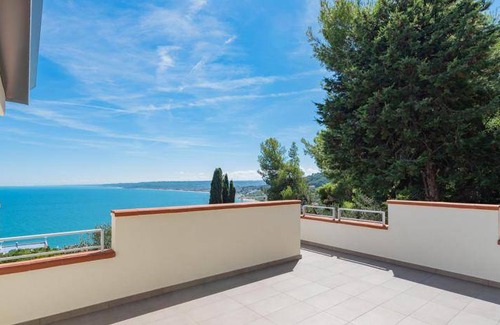 Rocca San Giovanni Villa | 200 m² Villa ∙ 3 bedrooms ∙ 6 guests