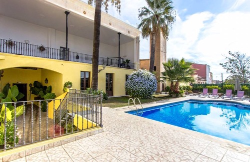 Banyeres del Penedes Villa | 2000 m² Villa ∙ 15 bedrooms ∙ 39 guests
