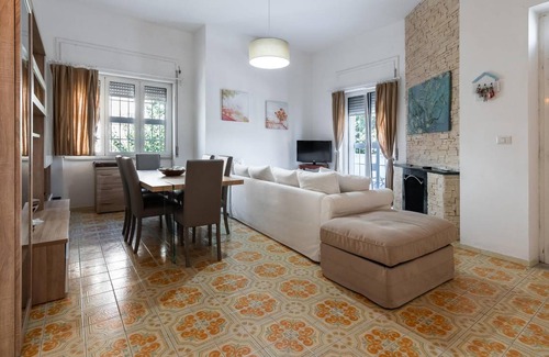 Laura House | 210 m² House ∙ 4 bedrooms ∙ 9 guests