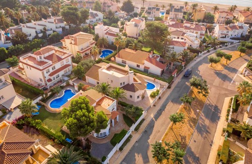 Miami Platja Villa | 230 m² Villa ∙ 5 bedrooms ∙ 10 guests