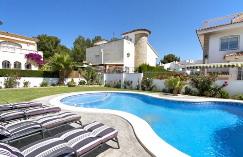 Miami Platja Villa | 230 m² Villa ∙ 5 bedrooms ∙ 10 guests