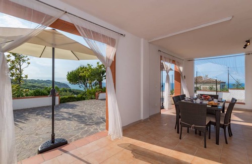 Ortona Villa | 240 m² Villa ∙ 3 bedrooms ∙ 8 guests