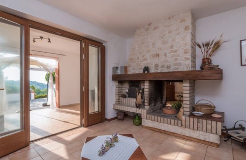 Ortona Villa | 240 m² Villa ∙ 3 bedrooms ∙ 8 guests
