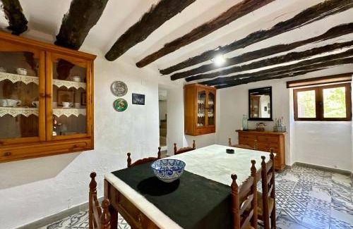 Sierro Ski Chalet | 250 m² Chalet ∙ 6 bedrooms ∙ 10 guests