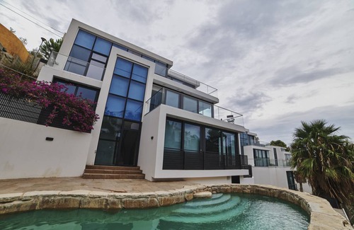 Llanca Villa | 250 m² Villa ∙ 4 bedrooms ∙ 8 guests