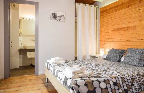 Besalu Apartment | 252 m² Apartment ∙ 3 bedrooms ∙ 8 guests