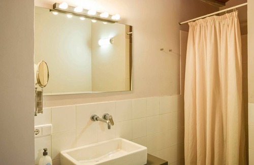 Besalu Apartment | 252 m² Apartment ∙ 3 bedrooms ∙ 8 guests
