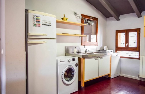 Besalu Apartment | 252 m² Apartment ∙ 3 bedrooms ∙ 8 guests